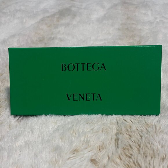 Bottega Veneta Cat-Eye Sunglasses in Brown BV1101S 004